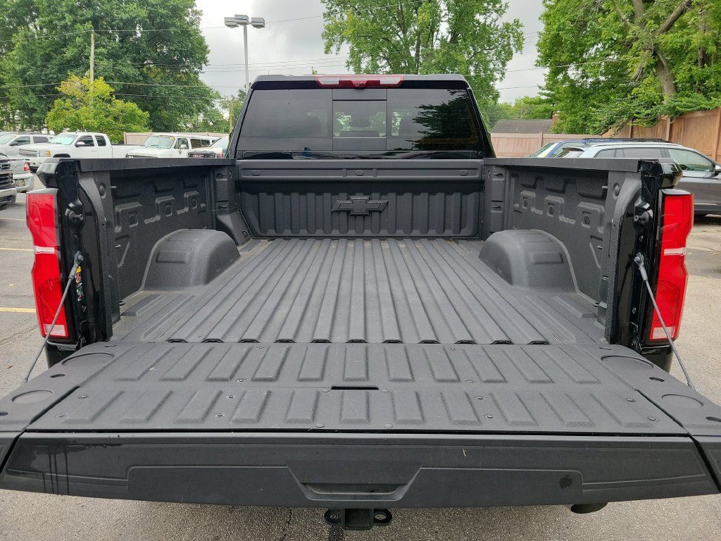 Used 2026 Chevrolet Silverado 2500 ZR2 w/ LPO, Dark Essentials Package AWD/4WD image 13