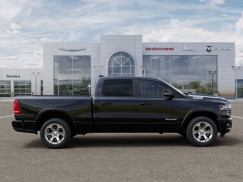 New 2026 RAM 1500 4x4 Crew Cab image 21