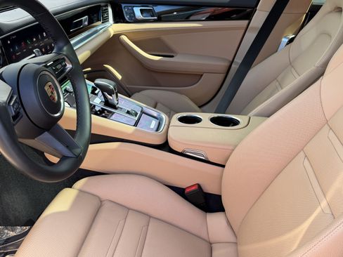 Certified 2023 Porsche Panamera 4S image 4