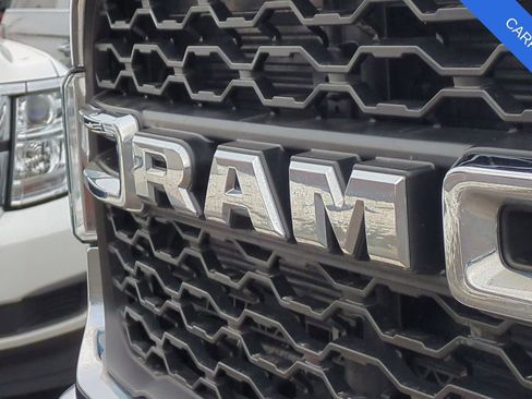 Used 2022 RAM 2500 Tradesman w/ Chrome Appearance Group image 12