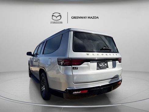 Used 2024 Jeep Wagoneer L Series II w/ Flexible Seating Group AWD/4WD image 6