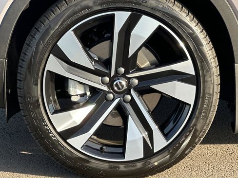 New 2026 Volvo XC40 B5 Plus w/ Protection Package Premier image 24