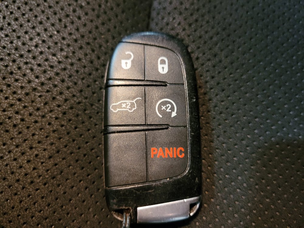 Used 2019 Jeep Grand Cherokee Altitude AWD/4WD image 32