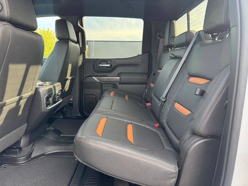 Used 2022 GMC Sierra 1500 AT4 w/ AT4 Preferred Package AWD/4WD image 13
