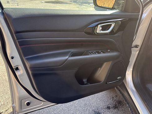 New 2026 Jeep Compass Trailhawk w/ Sun, Sound & Navigation Group image 10