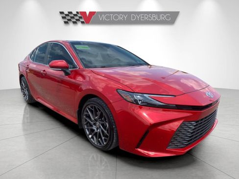 Used 2025 Toyota Camry XLE FWD image 2