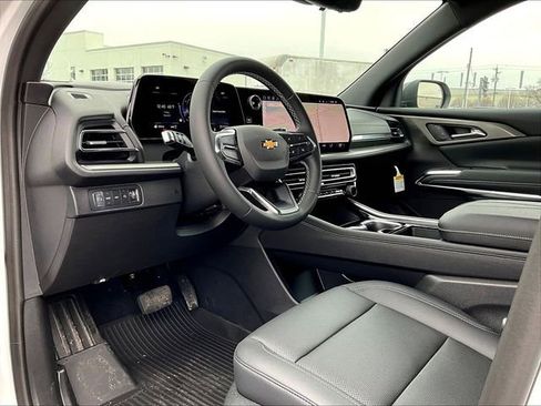 New 2026 Chevrolet Traverse LT image 8
