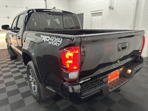 Used 2019 Toyota Tacoma TRD Sport image 7