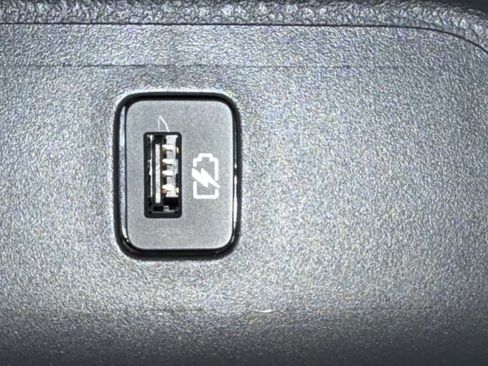 Used 2025 Nissan Sentra SR FWD image 32