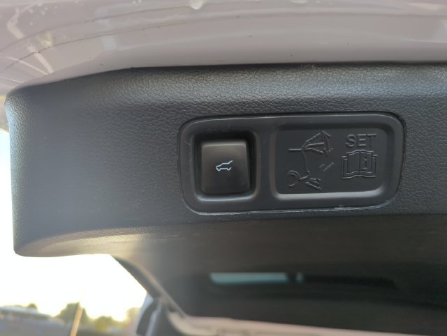 Used 2023 Ford Expedition Max Limited AWD/4WD image 8