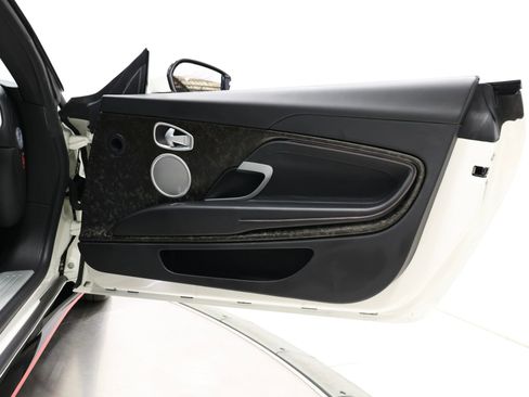 Used 2018 Aston Martin DB11 Coupe image 55