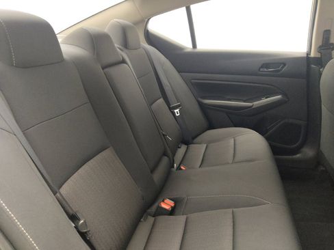 Used 2025 Nissan Altima 2.5 SV FWD image 19