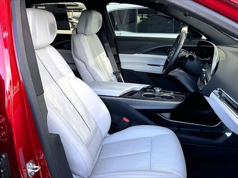 Used 2025 Cadillac Lyriq Sport image 8