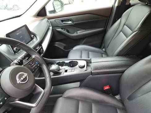 Used 2023 Nissan Rogue SV w/ SV Premium B Package AWD/4WD image 16