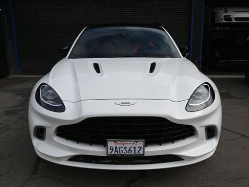 Used 2022 Aston Martin DBX AWD/4WD image 3