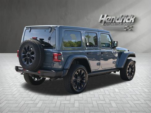 Used 2025 Jeep Wrangler Unlimited Sahara AWD/4WD image 10