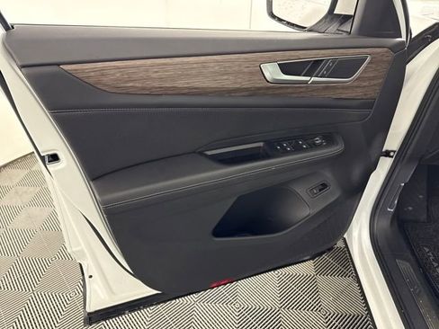 Used 2025 Volkswagen Atlas SEL image 20