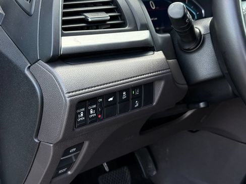 Used 2019 Honda Odyssey EX-L image 16