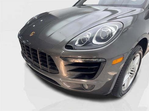 Used 2018 Porsche Macan image 16