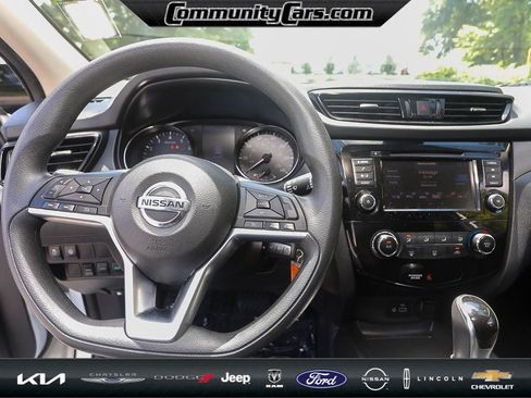 Used 2021 Nissan Rogue Sport S image 14