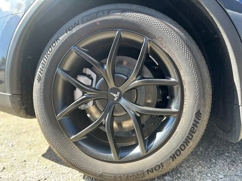 Used 2026 Tesla Model Y 2WD image 6
