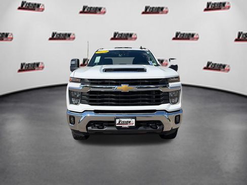 Used 2024 Chevrolet Silverado 2500 LT AWD/4WD image 2