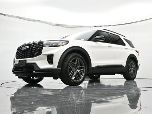 New 2026 Ford Explorer ST w/ Sun And Sound Package image 36