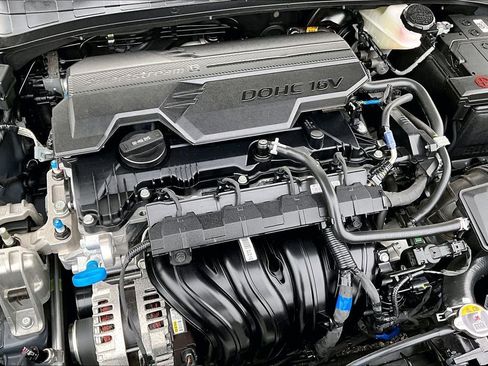 Used 2025 Hyundai Elantra Sport image 34