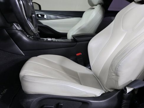 Used 2020 INFINITI Q60 3.0t Luxe image 3