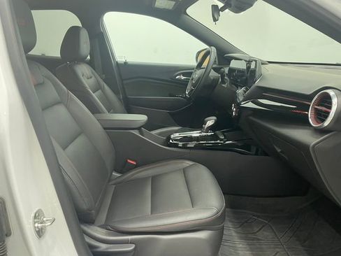 Used 2025 Chevrolet Trax RS w/ Driver Confidence Package image 16