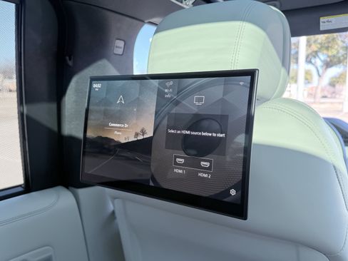 Used 2023 Land Rover Range Rover Long Wheelbase Autobiography image 14