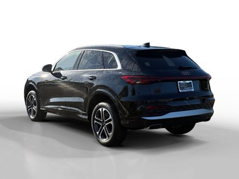 New 2025 Audi Q5 Premium image 3