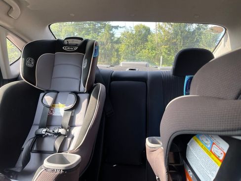 Used 2019 Nissan Sentra SV FWD image 11