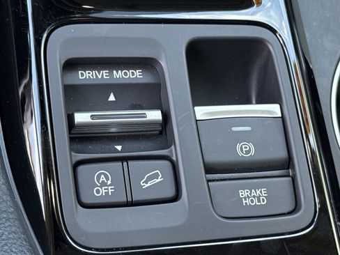 Certified 2024 Honda Pilot Touring image 34