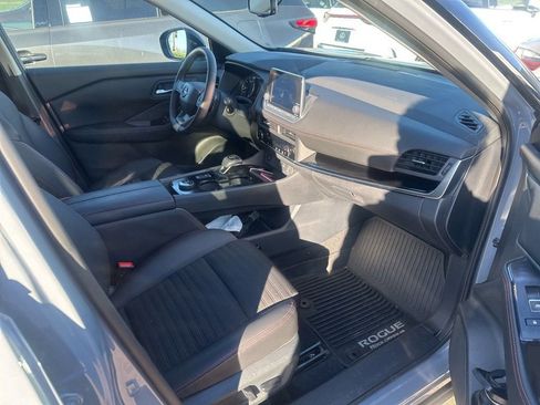 Used 2025 Nissan Rogue SV w/ Rock Creek Premium Package image 25