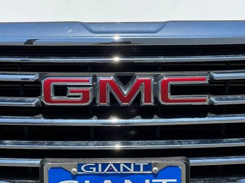 Used 2023 GMC Terrain SLT AWD/4WD image 38