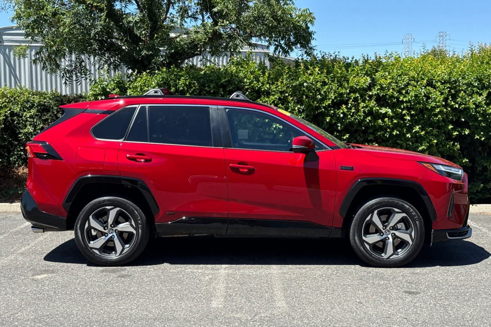 Used 2024 Toyota RAV4 SE w/ Weather & Moonroof Package AWD/4WD image 2