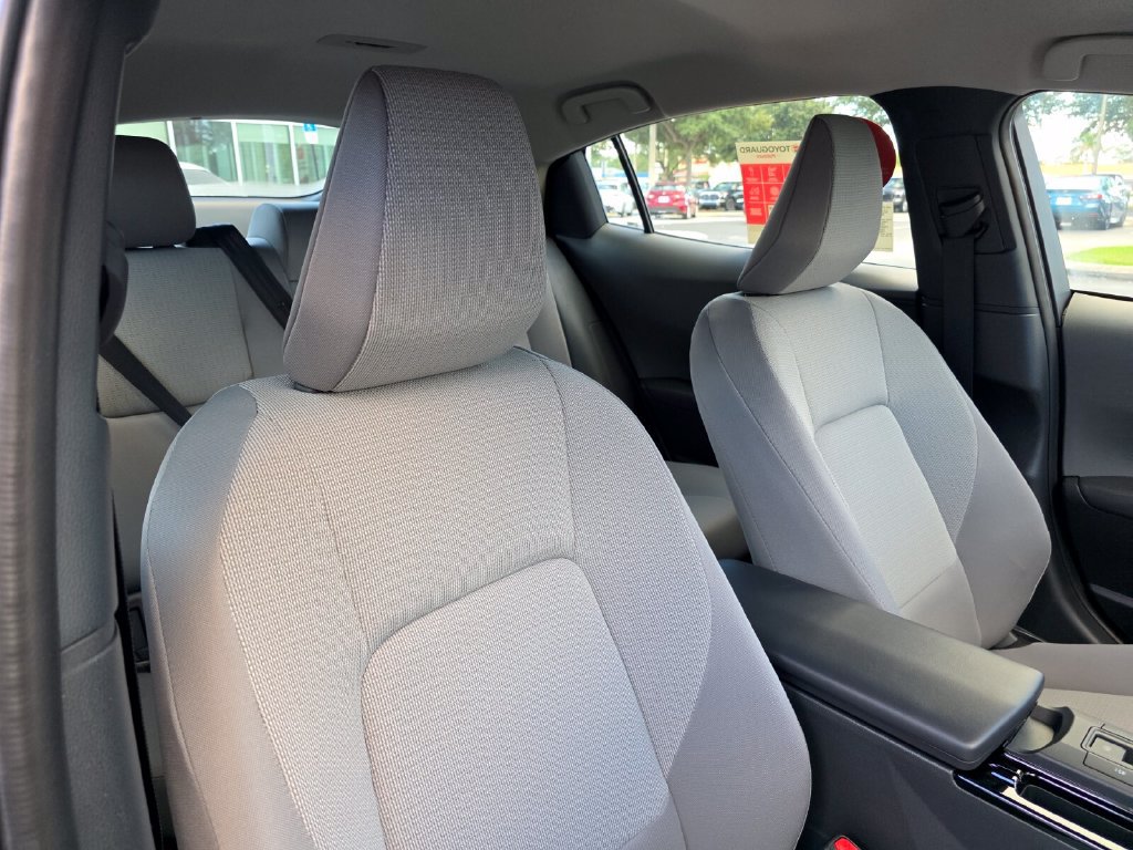 New 2027 Toyota Prius LE FWD image 15