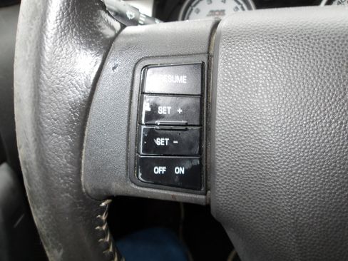 Used 2010 Ford Focus SES image 16