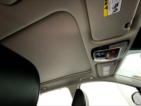 Used 2023 Hyundai Santa Fe SEL w/ Premium Package image 22