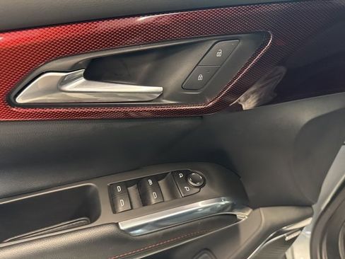 Used 2025 Chevrolet Traverse Z71 image 35