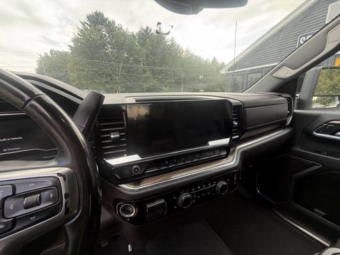 Used 2024 Chevrolet Silverado 2500 LT AWD/4WD image 18