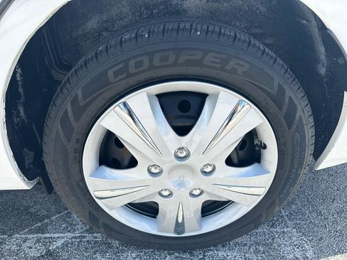 Used 2014 Toyota Corolla LE FWD image 39