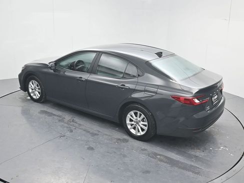 Used 2025 Toyota Camry LE image 43