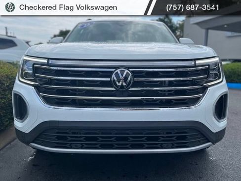 Used 2025 Volkswagen Atlas SE FWD image 12