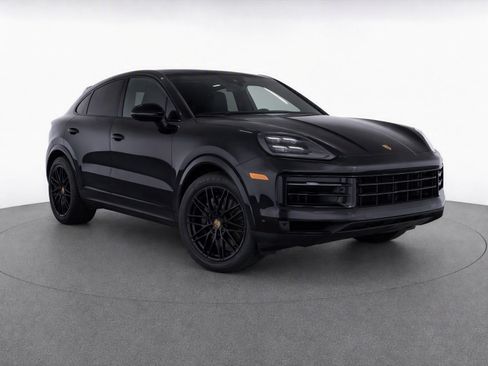 Certified 2024 Porsche Cayenne Coupe AWD/4WD image 2