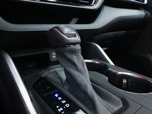 Used 2022 Toyota Highlander XLE image 19