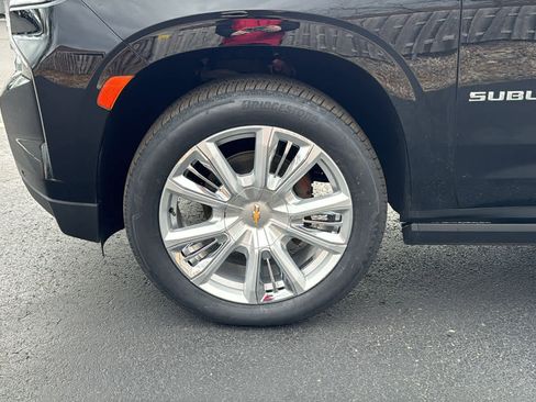 Certified 2023 Chevrolet Suburban High Country AWD/4WD image 35