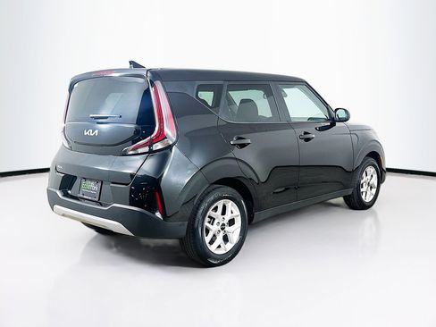 Used 2025 Kia Soul LX w/ LX Technology Package FWD image 9