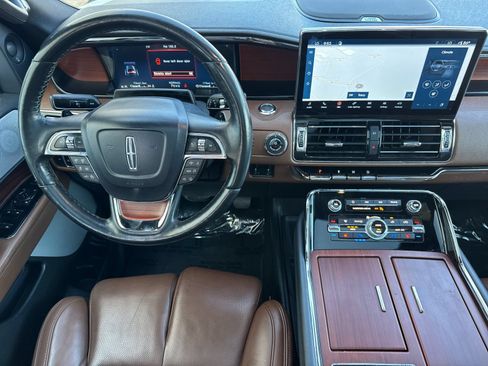 Used 2023 Lincoln Navigator L Reserve AWD/4WD image 16